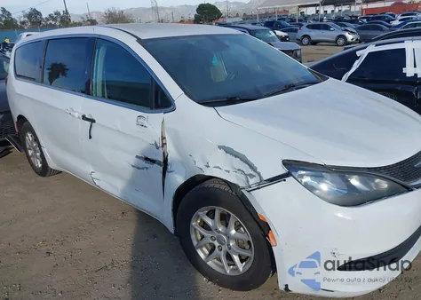 2017 Chrysler Pacifica Touring из США, поврежденный, VIN 2C4RC1DG1HR588424